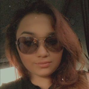 Meet your Posher, Marissa